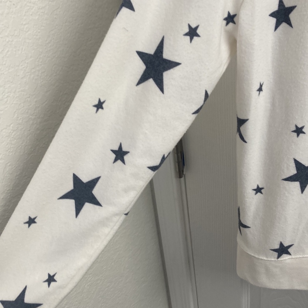 Women's Star Print Sweatshirt - White and Blue - Picture 3 of 6
